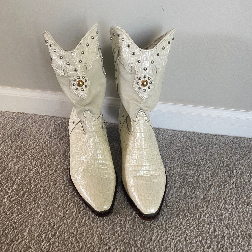 Zodiac vintage cowgirl boots (bachelorette)